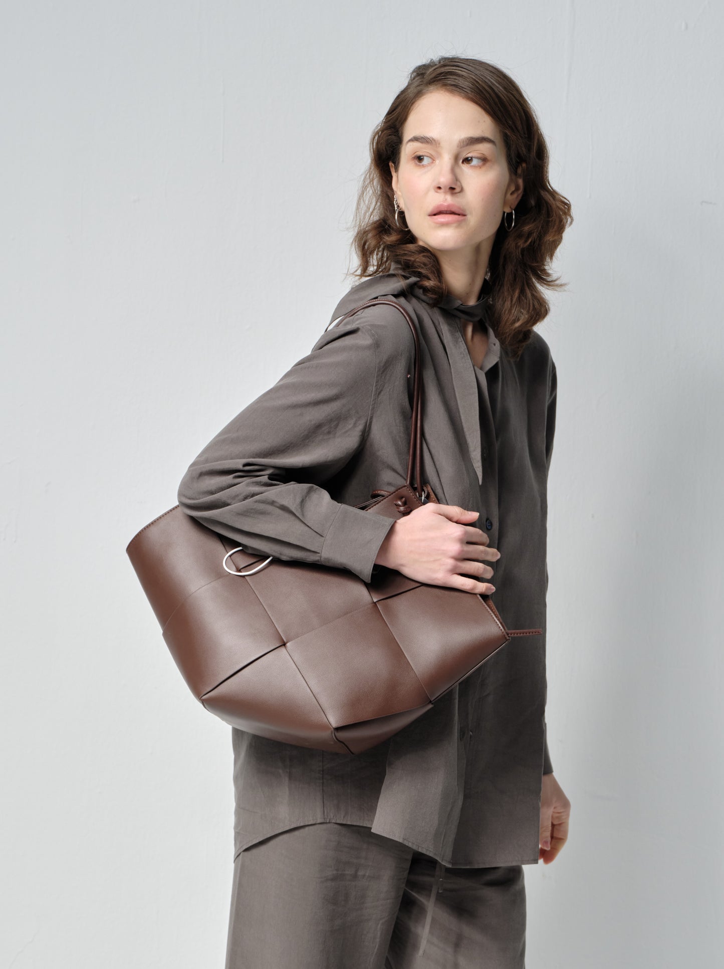 Taylor Contexture Leather Bag, Chocolate
