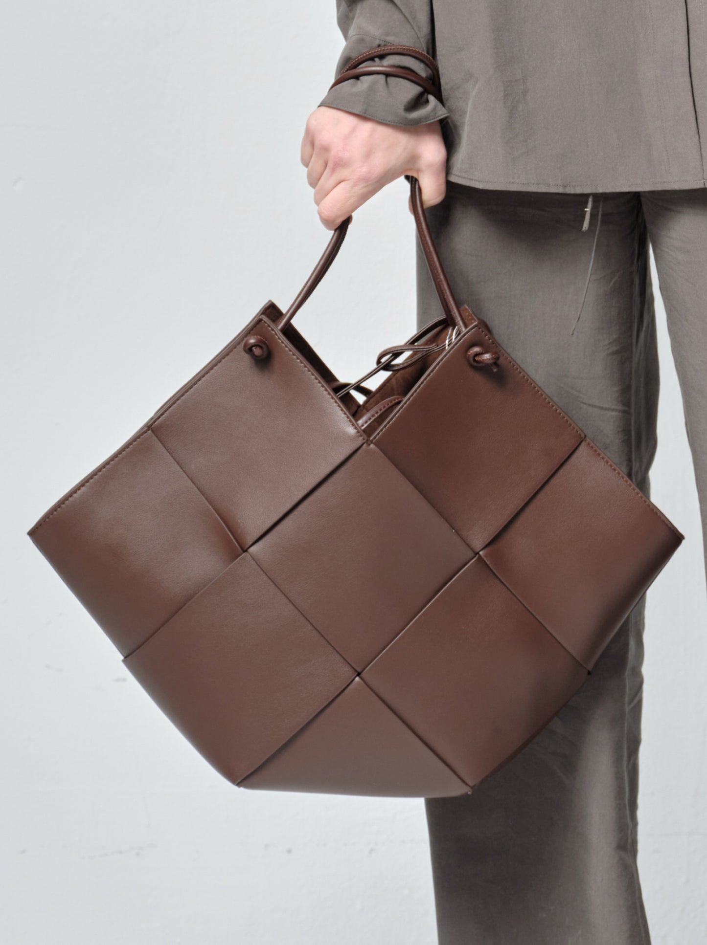 Taylor Contexture Leather Bag, Chocolate