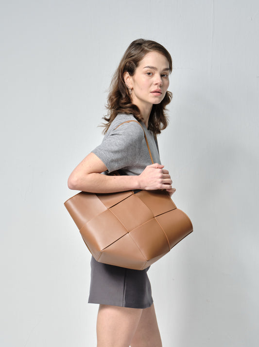 Taylor Contexture Leather Bag, Caramel