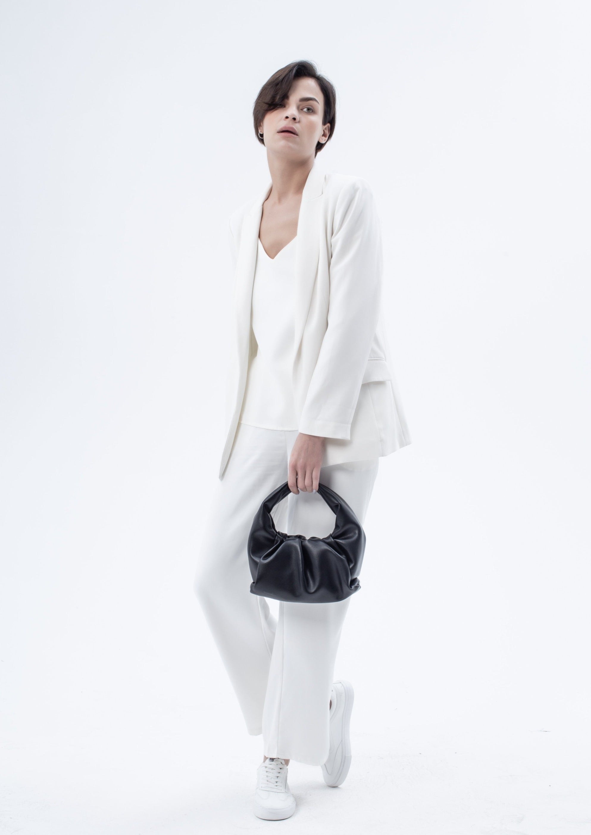 ショルダーバッグ・ポシェット Medium Soft Napa Croissant Shoulder Bag Black BG0001LL095BK9 Medium Croissant Bag in Black | LEMAIRE SOFT NAPPA LEATHER